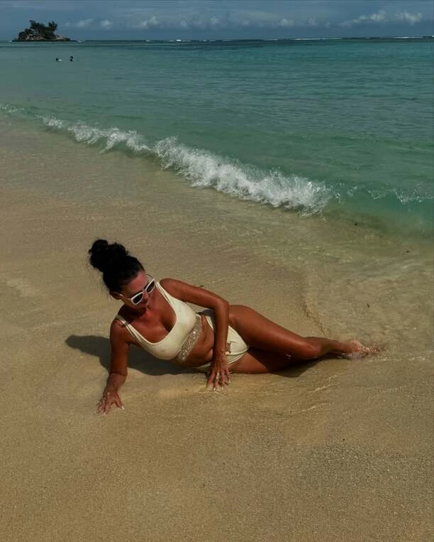 Etna zachwyca w skąpym bikini! Fani oszaleli na punkcie zdjęć gwiazdy
