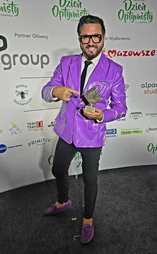 Andre – czy to najlepiej ubrany wokalista disco polo? Sprawdź, dlaczego kobiety wzdychają na jego widok!