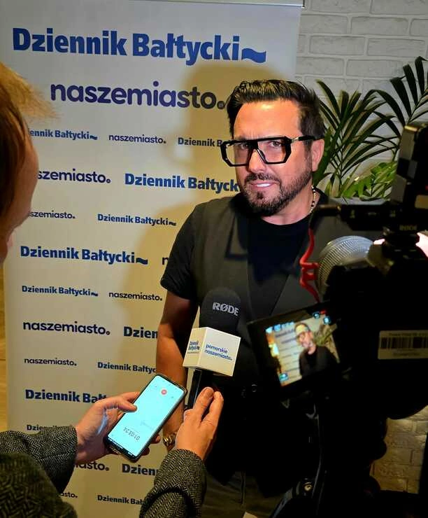 Andre – czy to najlepiej ubrany wokalista disco polo? Sprawdź, dlaczego kobiety wzdychają na jego widok!