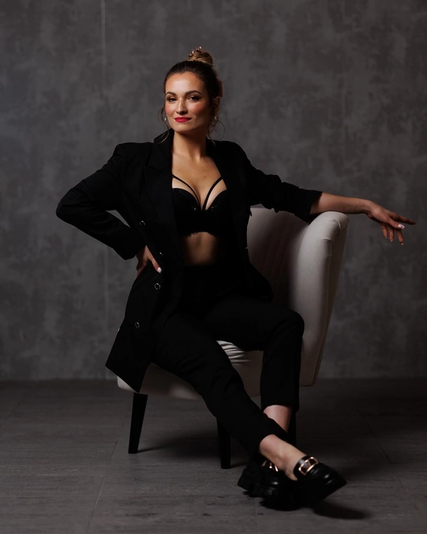 Paulina Banaszek z Energy Girls kusi w bieliźnie! Odważna stylizacja gwiazdy disco polo rozpala zmysły fanów!
