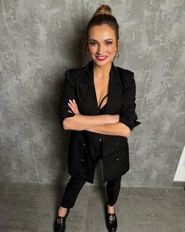 Paulina Banaszek z Energy Girls kusi w bieliźnie! Odważna stylizacja gwiazdy disco polo rozpala zmysły fanów!
