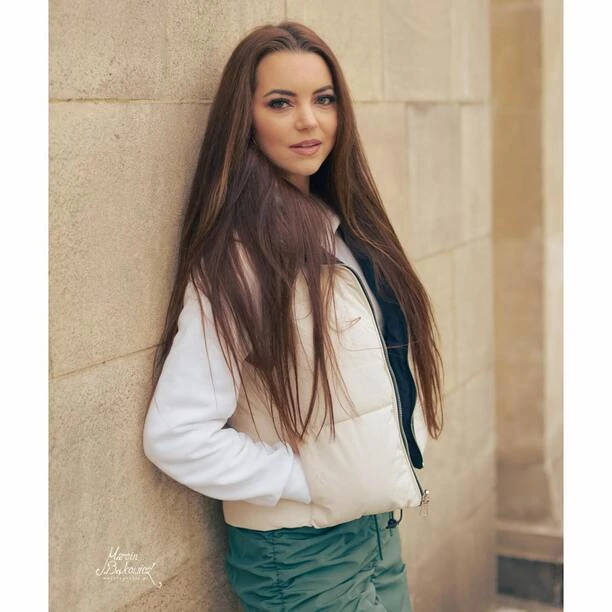 Gwiazda disco polo Angelika Żmijewska  wygląda jak uczestniczka Top Model?! Te zdjęcia robią furorę w internecie!