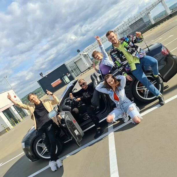 Dawid Narożny tylko nam zdradził tytuł swojej najnowszej produkcji disco polo! Tym przebojem przebije konkurencje?! 