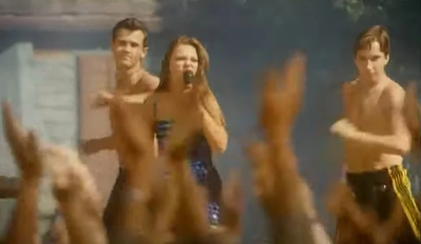 To najlepszy film o disco polo?! 24 lata temu do kin wszedł film „Kochaj i rób co chcesz„! Główną rolę zagrał m.in. Sławomir Świerzyński