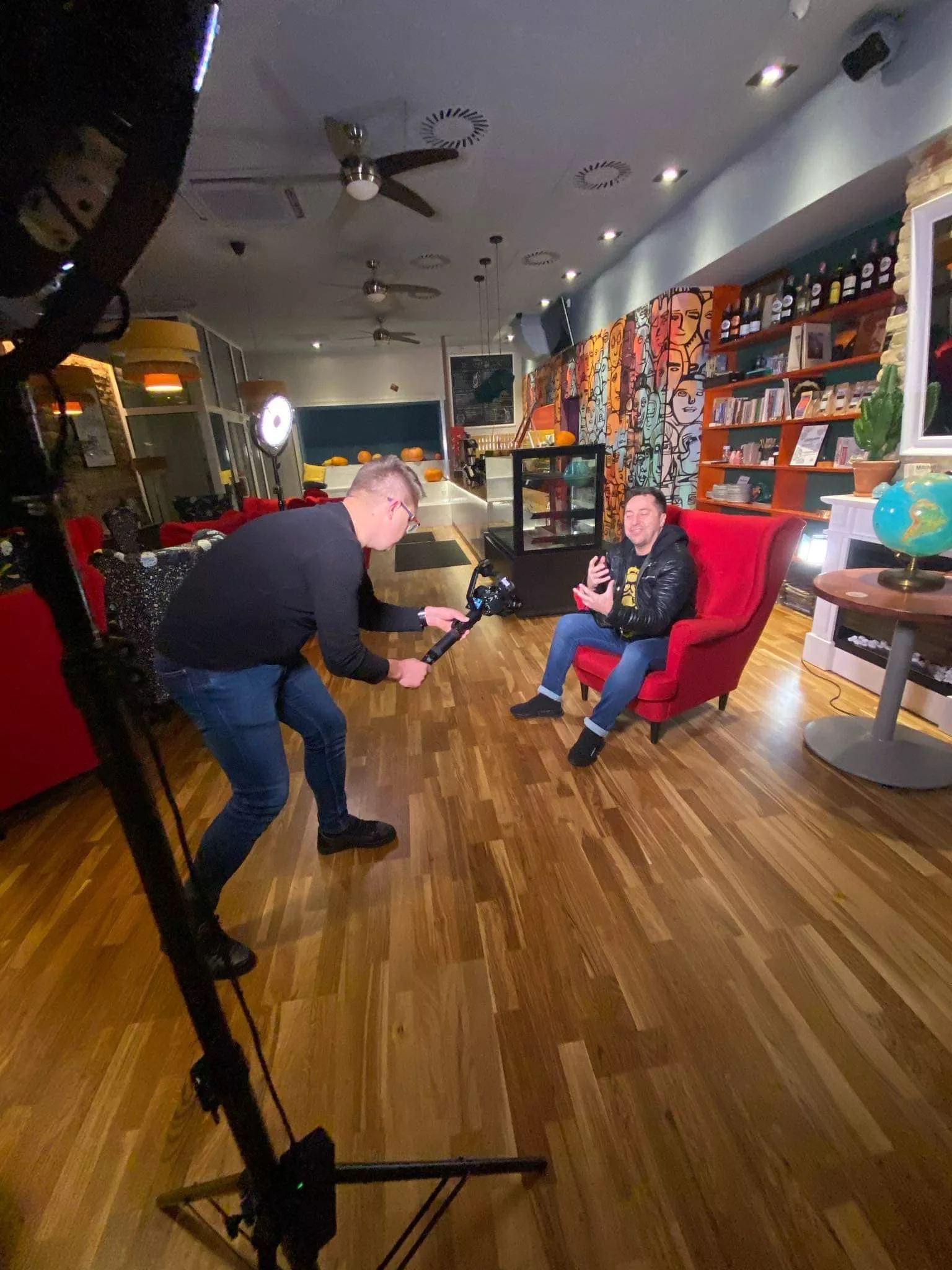 Marcin Miller podczas klipu "To zmieni się"