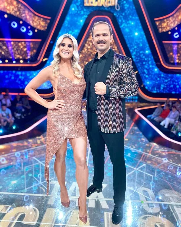 Kajra prawdziwą królową stylu?! Żona Sławomira zaskoczyła ogromnym dekoltem! Ta stylizacja to HIT?! 