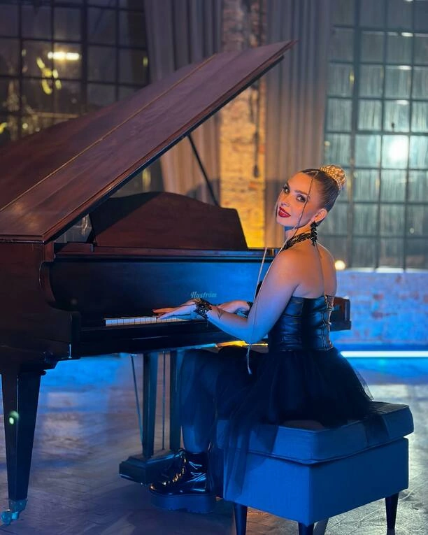 Natalia Siemieniecka z Top Girls i jej nowe cudowne, zmysłowe zdjęcia!