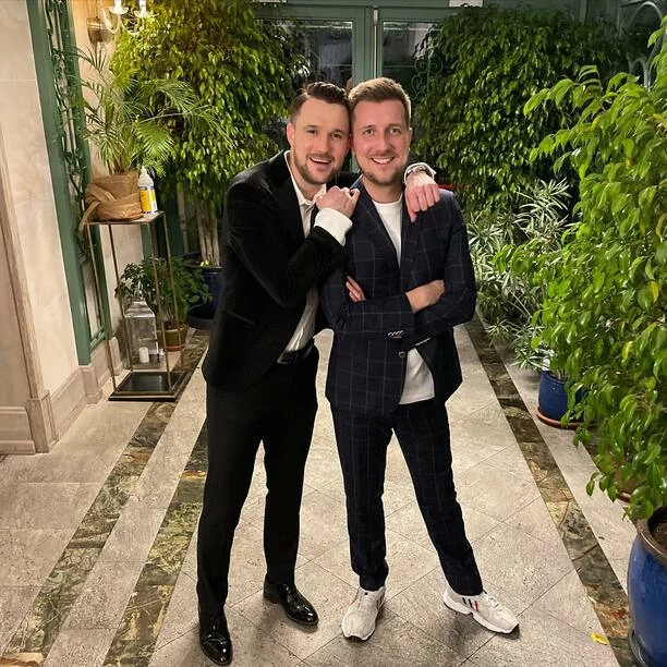 Co za impreza! Śmietanka gwiazd na hucznych urodzinach gwiazdora disco polo! Karol Zawrotniak Defis skończył 30 lat! [Zdjęcia]