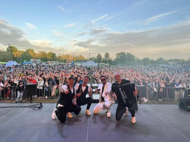 Andre zachwyca w Ciechocinku! Znakomita frekwencja na koncercie Disco Polo
