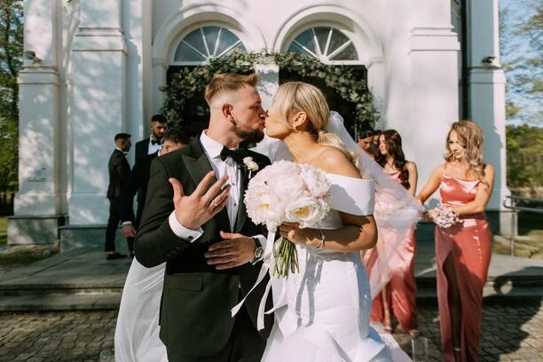 Paula Karpowicz z Topky ujawnia, ile kosztował jej ślub! Kwota może przyprawić o zawrót głowy

