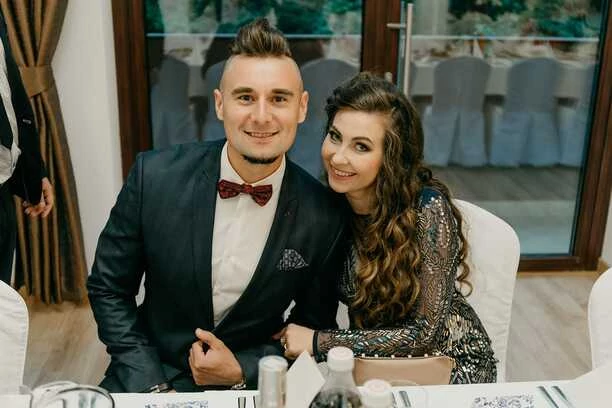 Marek Biedrzycki Effect pozuje z piękną żoną! Urocze zdjęcie gwiazdora disco polo zapiera dech w piersiach!
