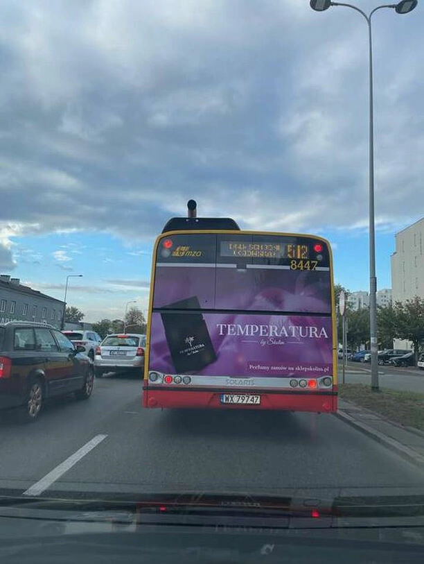 Skolim opanował stolicę! Reklama Króla Latino na warszawskich autobusach podbija internet! 