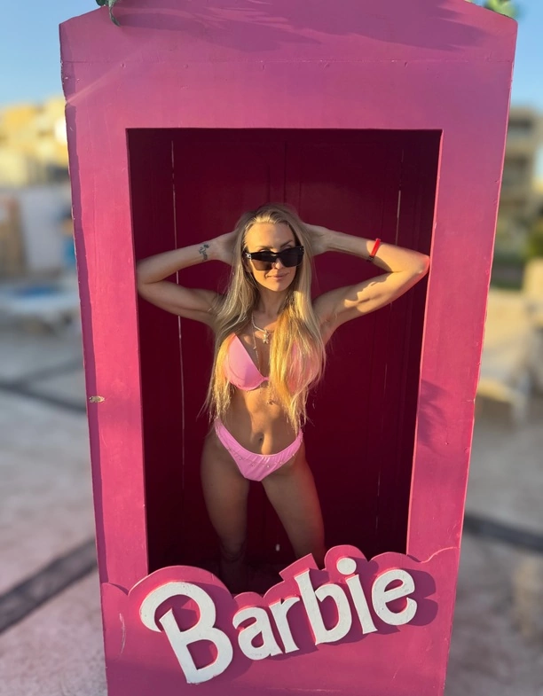 Joanna Narożna jak prawdziwa Barbie! W różowym bikini wygląda zjawiskowo
