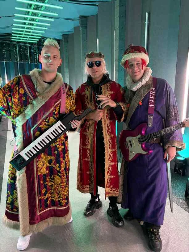 Skolim w królewskim wydaniu na Sylwestrze Polsatu. Strój, o którym mówi cała Polska