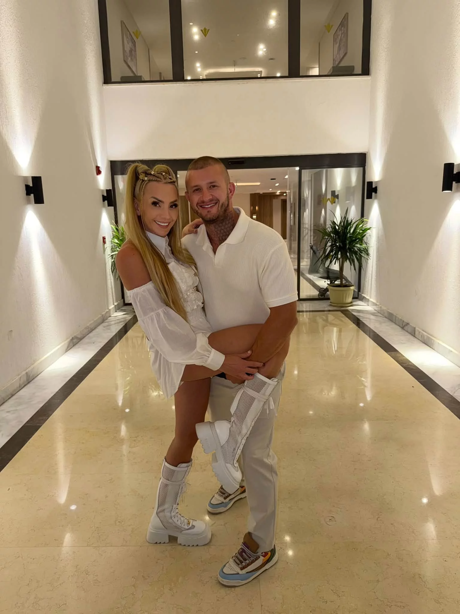 Dawid Narożny nie odkleja się od żony! Ta poza z Joanną przyprawia o rumieńce