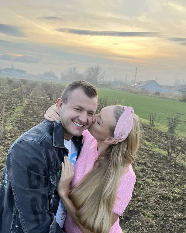 Najzgodniejsze małżeństwo w branży muzycznej?! Dawid Narożny opublikował wzruszający wpis!