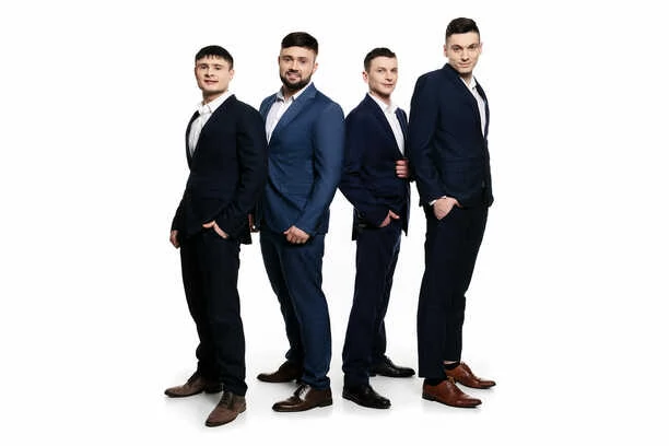 Gwiazdy disco polo zaskakują stylizacjami na sezon 2023! Te garnitury to HIT?! 