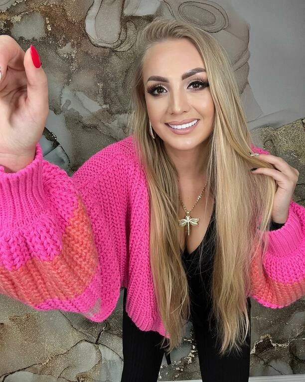 Czarujący uśmiech i głęboki dekolt! Joanna Narożna zachwyca!