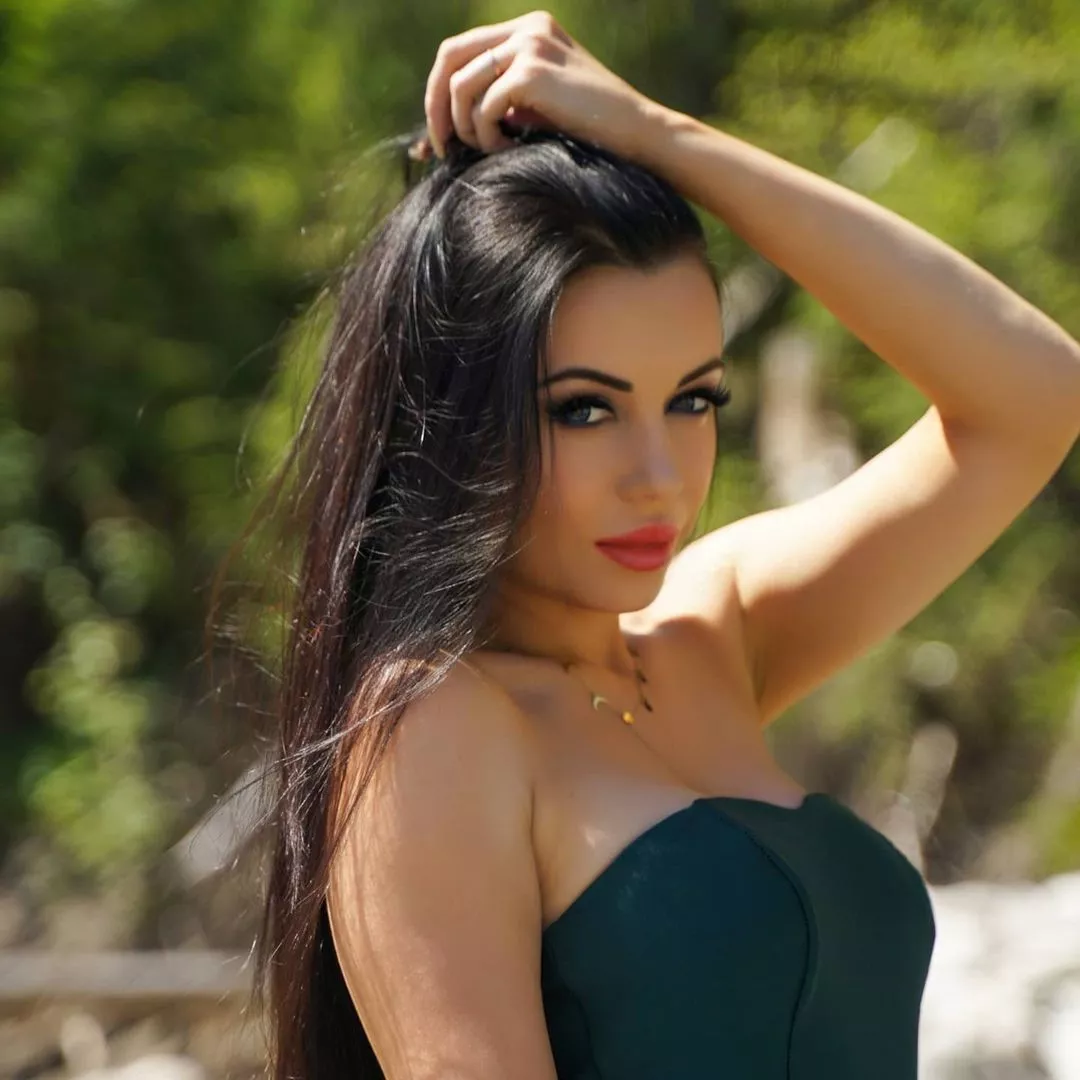 Zmysłowy wzrok gwiazdy disco polo