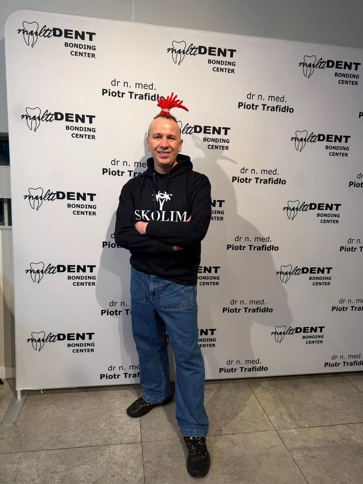 Bezczelny skok na uśmiech za 30 tysięcy. Dentysta Luxona i Dawida Narożnego Dr. Trafidło oszukany!