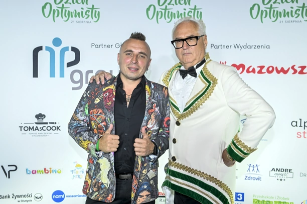 Gwiazdor disco polo z nagrodą Optymista Roku 2024: Wielki sukces Pawła Dudka, podbijającego rynek jako Czadoman! 