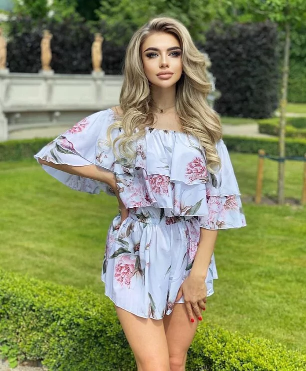 Śliczna gwiazda znana z disco polo odważnie odsłoniła biust! Wygląda jak milion dolarów!