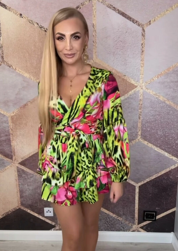 Żona Dawida Narożnego - Joanna szokuje głębokim dekolt! Zobaczcie, co przygotowała na majówkę! To HIT tej wiosny?! 