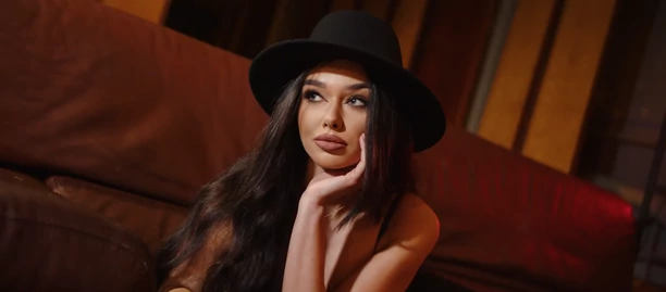 Albik twórca hitu „Ona„ postawił na elektryczne rytmy basowe z muzyką house! Podbije utworem pt. „Popielniczka„ listy przebojów?! 