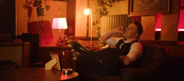 Albik twórca hitu „Ona„ postawił na elektryczne rytmy basowe z muzyką house! Podbije utworem pt. „Popielniczka„ listy przebojów?! 