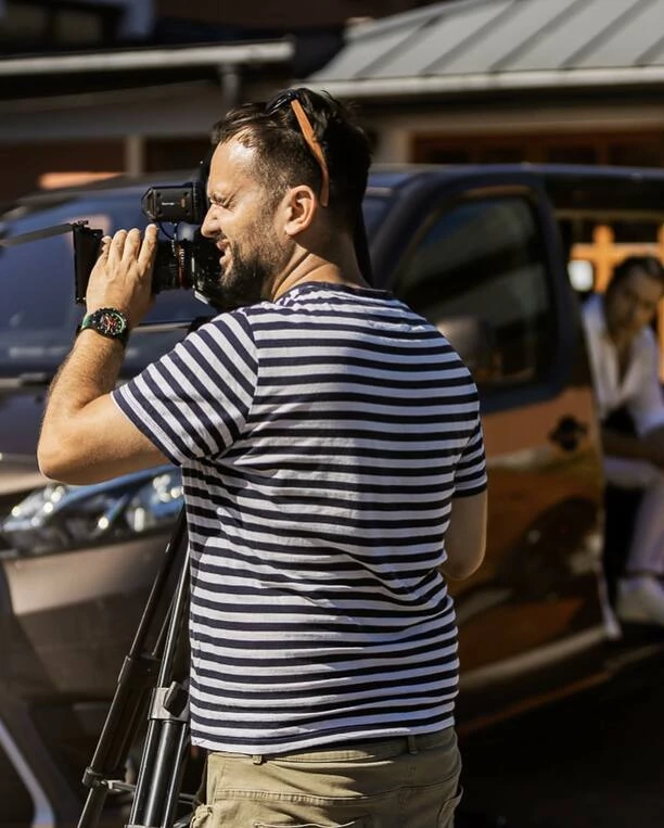 Przepiękna blondynka u boku Marcina Millera! Gwiazdor disco polo podbije nowością „Zapamiętaj mnie„ rynek muzyczny?! 