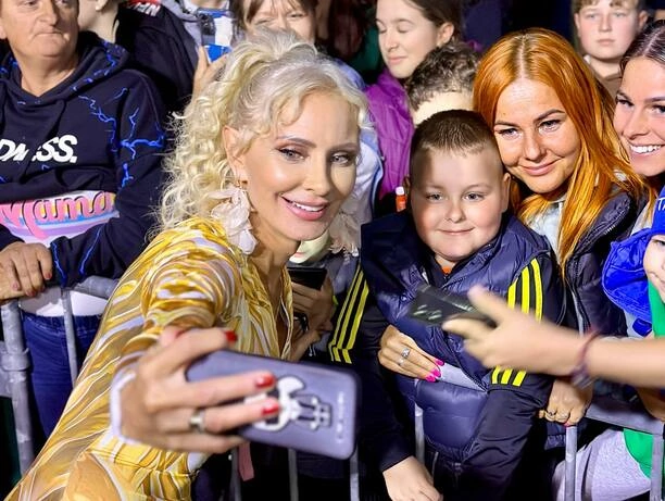 Taką energię mają najlepsi?! Super Koncert gwiazd disco polo Mejk w Miejscowości Linie: Niezapomniana Zabawa! 