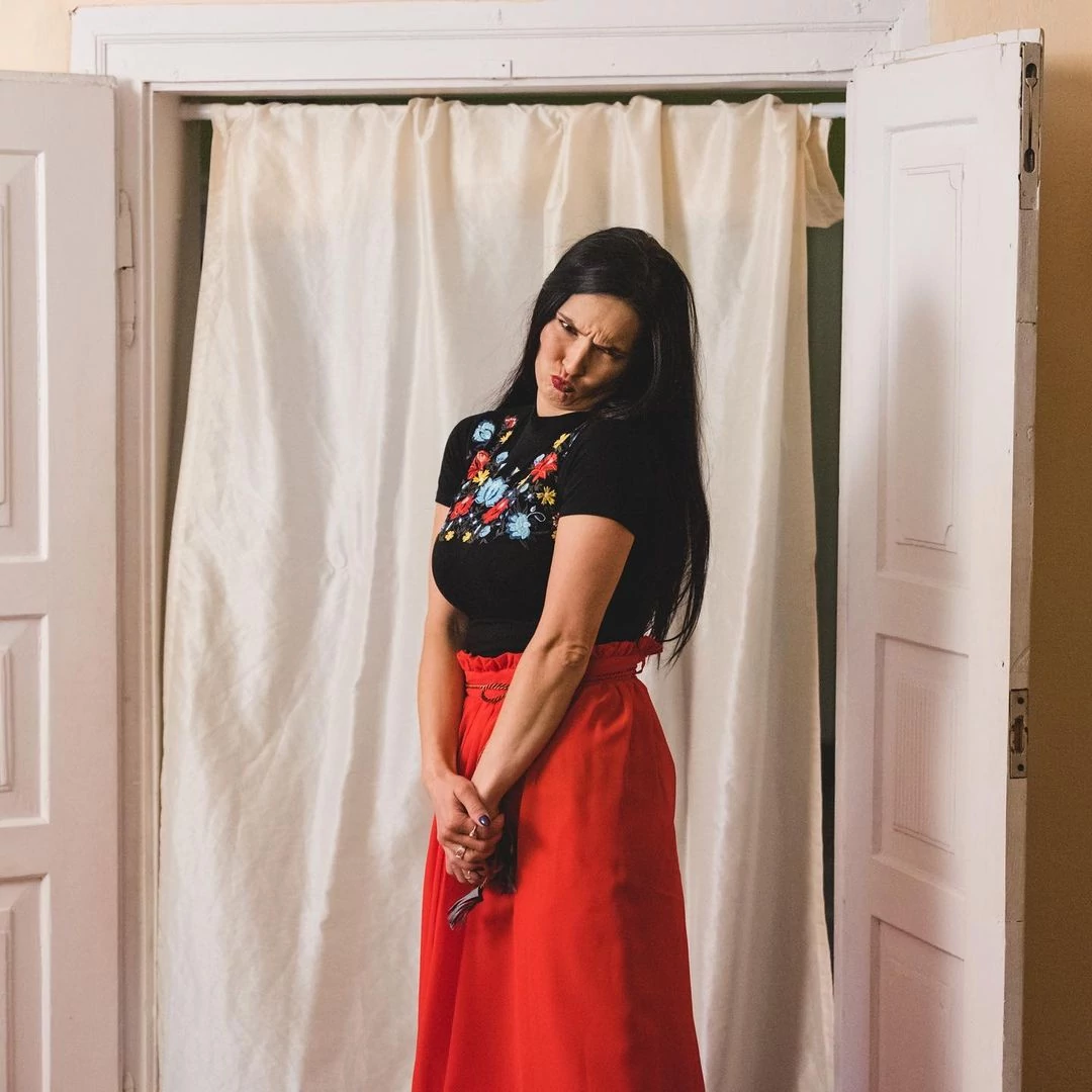 Cudowne nogi i ponętny strój! Emilia Sanecka z Daj to Głośniej zachwyca olśniewającymi stylizacjami! Fani nie mogą wyjść z podziwu!