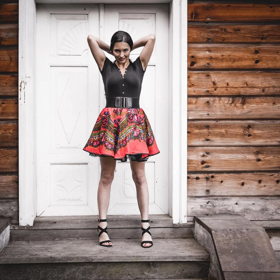 Cudowne nogi i ponętny strój! Emilia Sanecka z Daj to Głośniej zachwyca olśniewającymi stylizacjami! Fani nie mogą wyjść z podziwu!