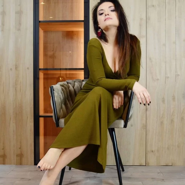 Biust pięknej wokalistki disco polo oczarował całą Polskę! Gwiazda lubi wyglądać modnie i elegancko! 