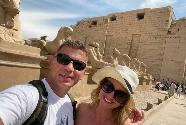 Urlopowe CZUŁOŚCI! Marcin Siegieńczuk zabrał żonę do EGIPTU! Tylko nieliczni tak się bawią! 