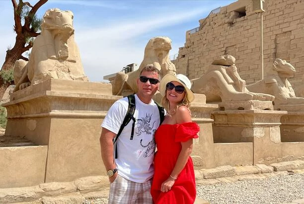 Urlopowe CZUŁOŚCI! Marcin Siegieńczuk zabrał żonę do EGIPTU! Tylko nieliczni tak się bawią! 
