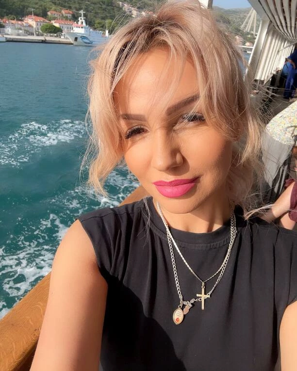 Agnieszka Drewnicka z zespołu Exaited na wakacjach w Chorwacji! - Pełna relacja z wyjazdu gwiazdy disco polo!

