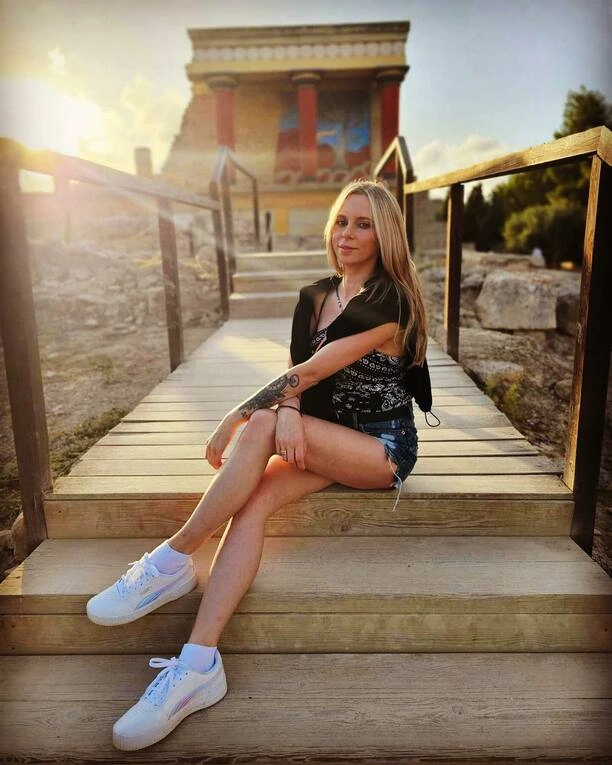 Loverboy opuścił Polskę na rzecz greckich plaż! Oto jak wokalista disco polo spędza wakacje!

