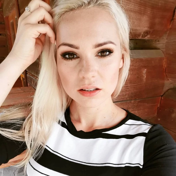 Uwielbiana wokalistka disco polo zmienia strategię! Gwiazda pokazała się bez makijażu! Planuje mówić też o porażkach! 