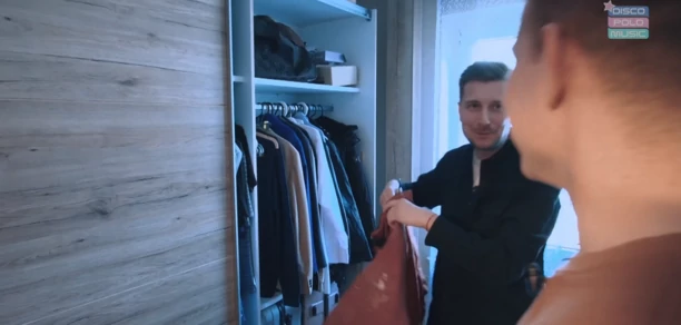 Niemożliwe? Znany gwiazdor disco polo ma własny warsztat stolarski! Luka Rosi zdradził jak mieszka [Zdjęcia]