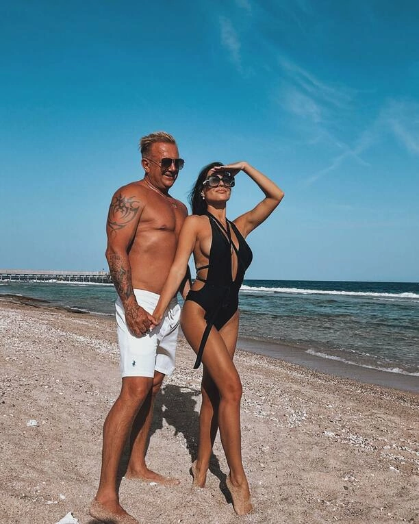 Tak wygląda partnerka uwielbianego gwiazdora disco polo! Zjawiskowa Natalia Troczyńska rozpala internet! 
