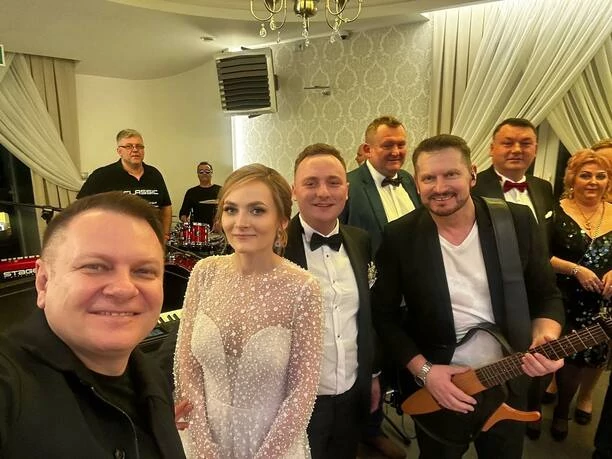 Spełnienie marzeń?! Legendarny zespół disco polo Classic gwiazdą na weselu! Kinga oraz Damian zachwycili gości!