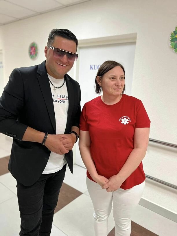 Król góralskiego disco polo Kordian zaskoczył podopiecznych hospicjum wzruszającą wizytą! Co się tam wydarzyło?