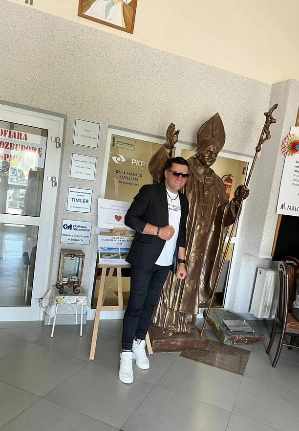 Król góralskiego disco polo Kordian zaskoczył podopiecznych hospicjum wzruszającą wizytą! Co się tam wydarzyło?