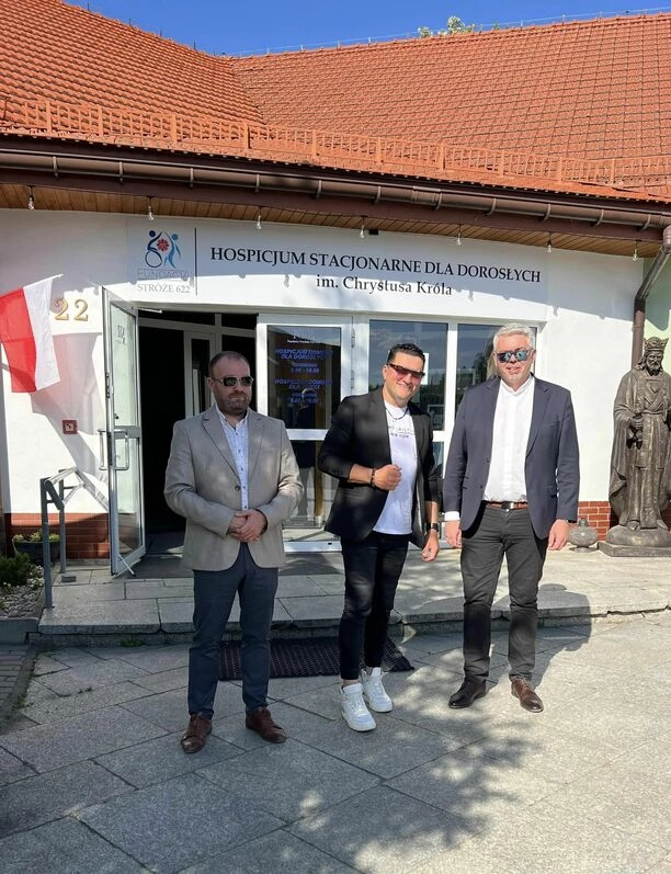 Król góralskiego disco polo Kordian zaskoczył podopiecznych hospicjum wzruszającą wizytą! Co się tam wydarzyło?