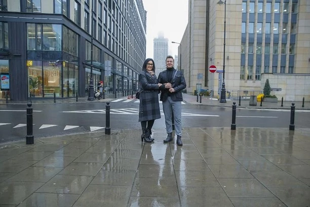 Radek Liszewski Weekend przyłapany z cudowną żoną Dorotą w Warszawie! Wspólne wyjście i super zdjęcia! 