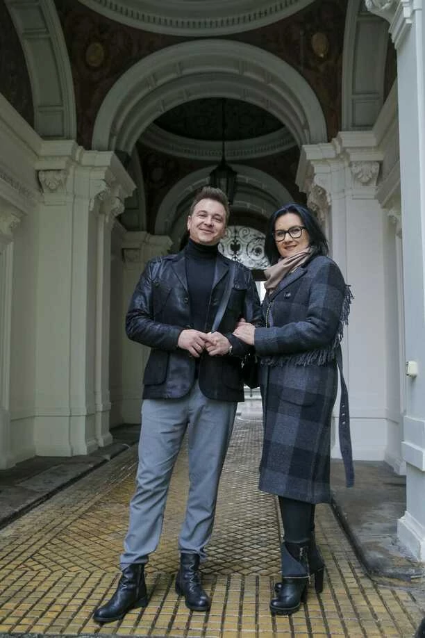 Radek Liszewski Weekend przyłapany z cudowną żoną Dorotą w Warszawie! Wspólne wyjście i super zdjęcia! 