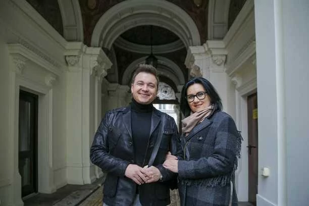 Radek Liszewski Weekend przyłapany z cudowną żoną Dorotą w Warszawie! Wspólne wyjście i super zdjęcia! 