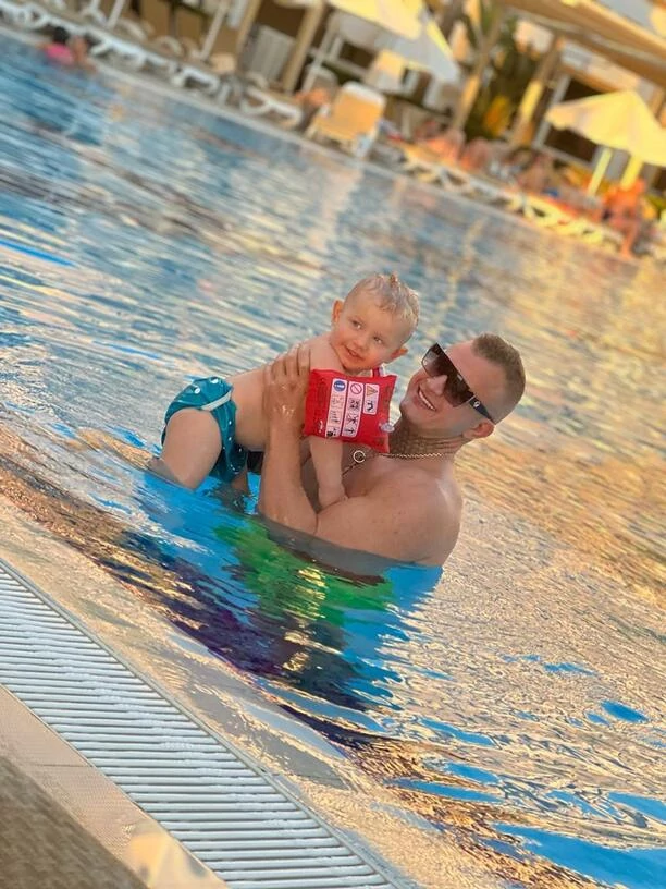 Tylko u nas! Dawid Narożny wygrał zakład i wyleciał na wakacje! Kto zasponsorował wyjazd?! Nie uwierzycie o co poszło! 