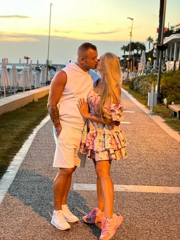 Tylko u nas! Dawid Narożny wygrał zakład i wyleciał na wakacje! Kto zasponsorował wyjazd?! Nie uwierzycie o co poszło! 